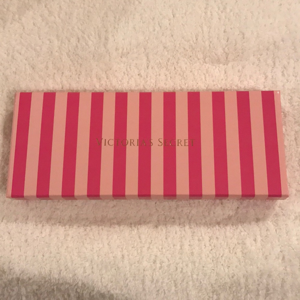 Never worn Victoria Secret gold bracelet